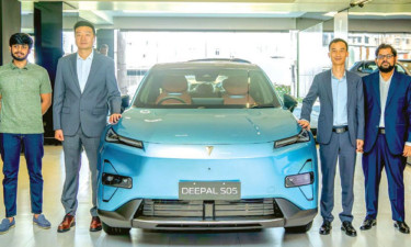 Chinese EV maker Deepal launches plug-in hybrid SUV in Bangladesh