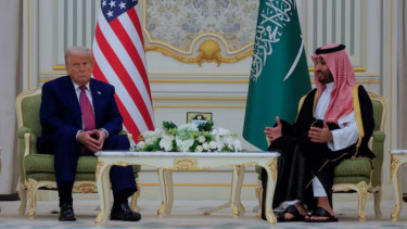 Before talks with Trump, Saudi Arabia doubles down on terms for Israel ties