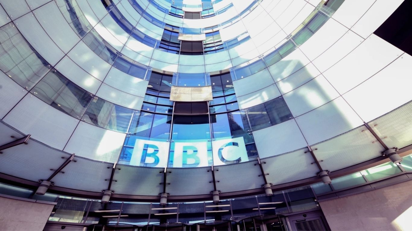 BBC faces leadership crisis after news bosses quit