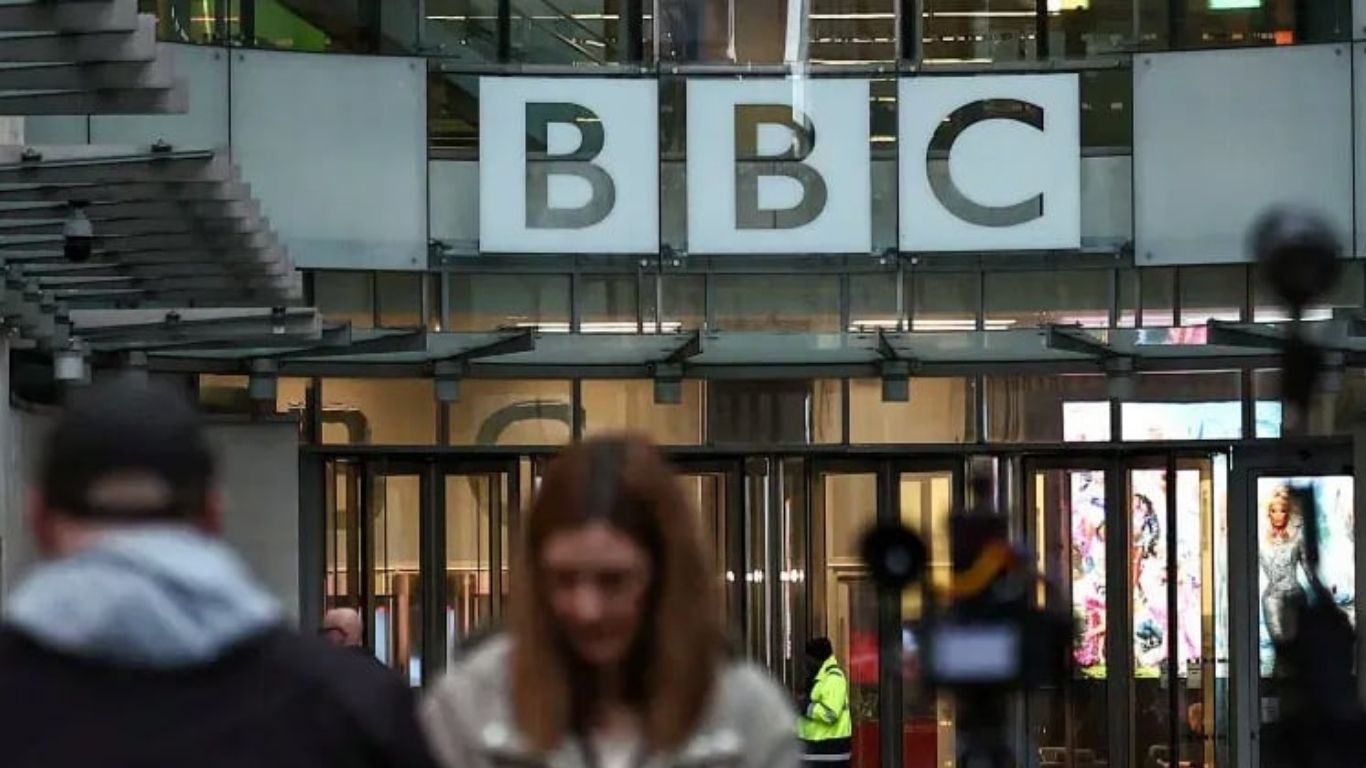 BBC expected to apologise over Trump row after chief resignation