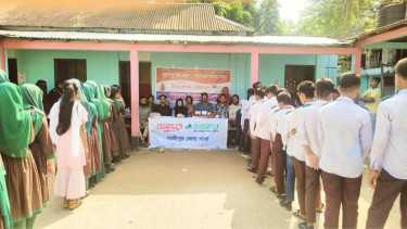Gazipur students tests their blood groups through free campaign