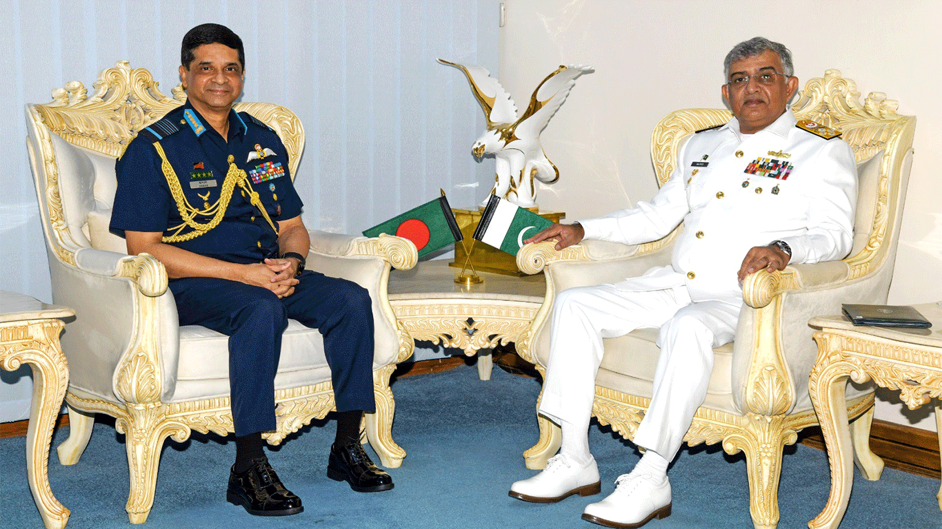 Pakistan navy chief meets Bangladesh air force chief