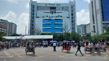 EC bans posters, drones in election campaign