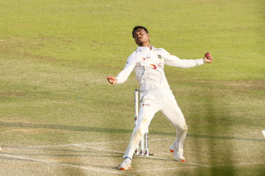Murad’s long wait ends in rewarding spin