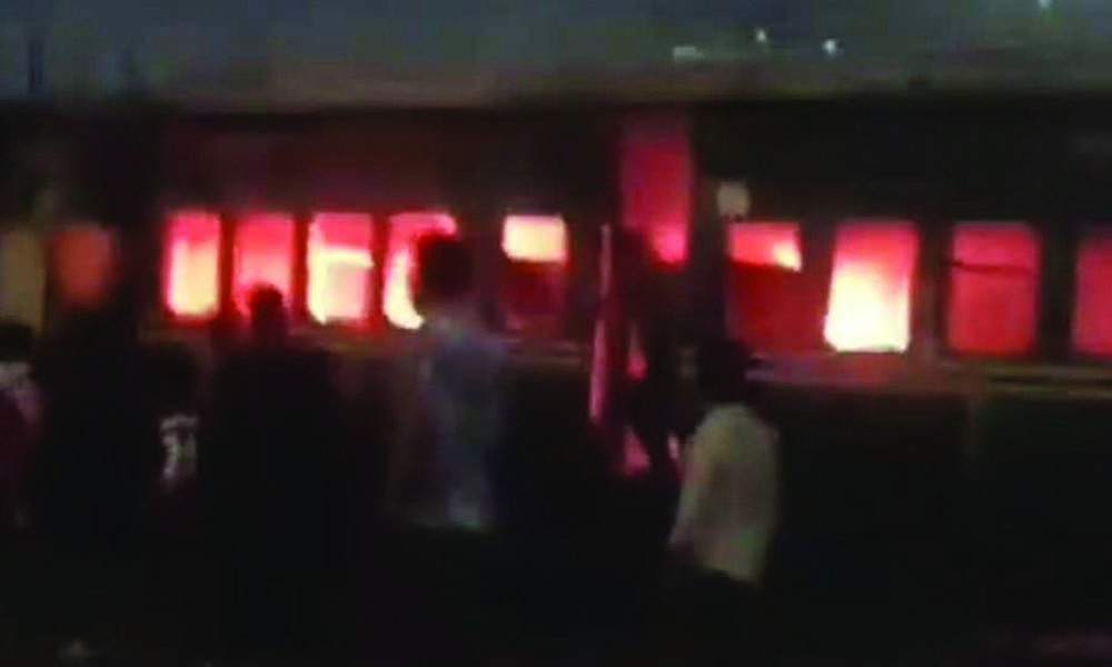 Miscreants set fire to stationary train in Tejgaon