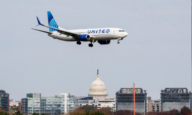 US airlines cancel 1,200 flights Tuesday as shutdown continues