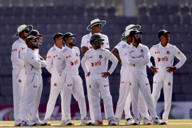 Bangladesh bowl out Ireland for 286 in Sylhet Test