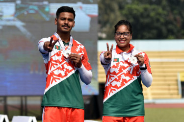 Bangladesh clinch Silver after thrilling Final defeat to India