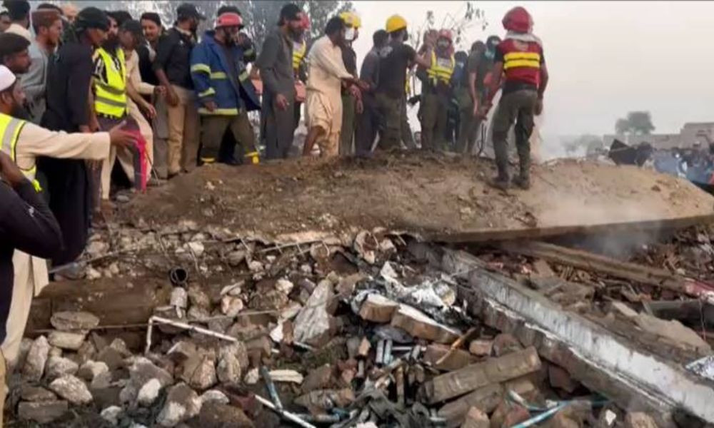 Explosion at fireworks factory in Pakistan kills 6