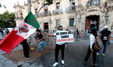 Clashes erupt in Mexico City anti-crime protests, injuring 120