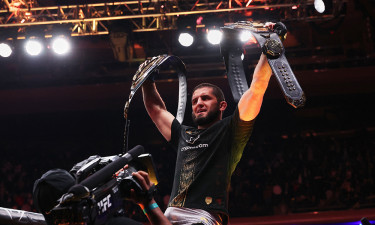 Islam Makhachev claims UFC welterweight belt with dominant win over Della Maddalena