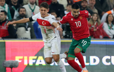 Turkey beat Bulgaria 2–0 to secure playoff place