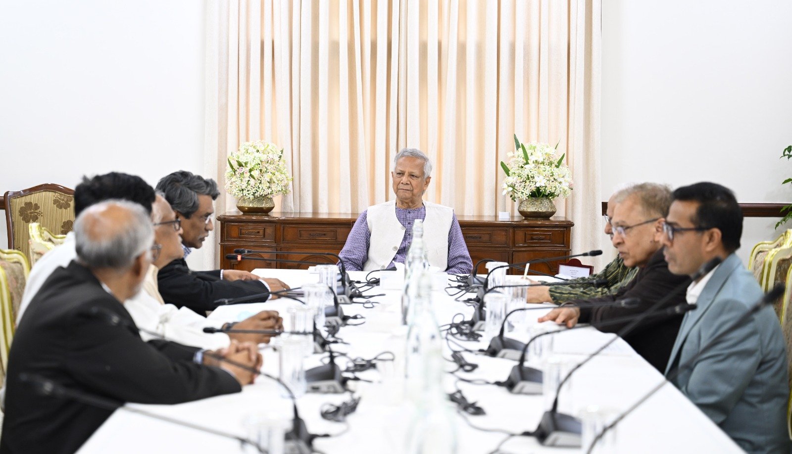Consensus commission press wing